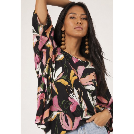 Blusa Morcego Ampla Tangará Estampa Pétalas Noturna