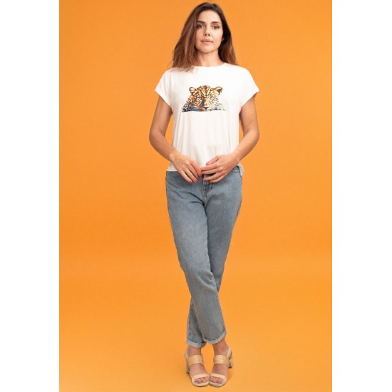 T- shirt De Malha Gola Canoa Manga Curta Off White Oncinha 
