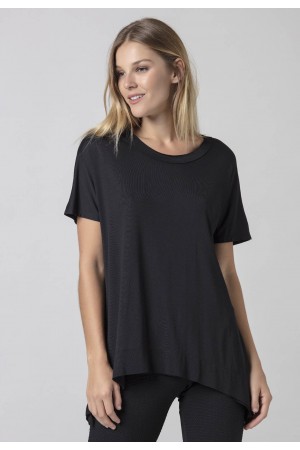 T-Shirt Ampla Malha Manga Curta Preta